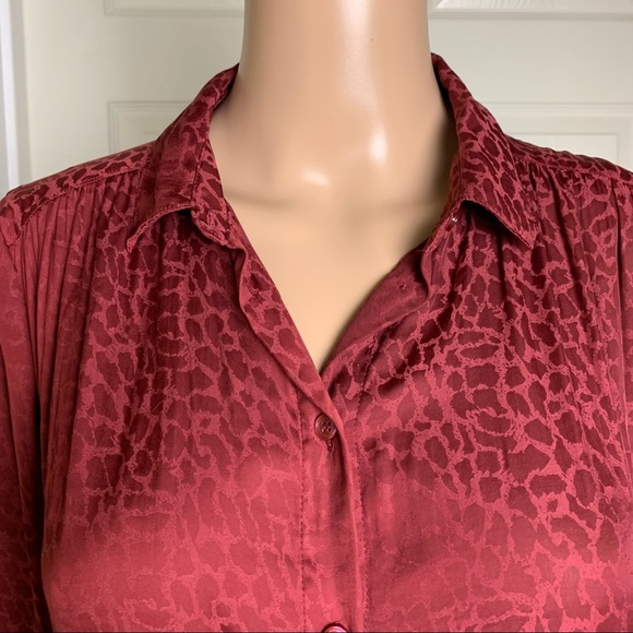 H&M Silky L/S Button Up Red Animal Print Top Sz 6 - Picture 2 of 13